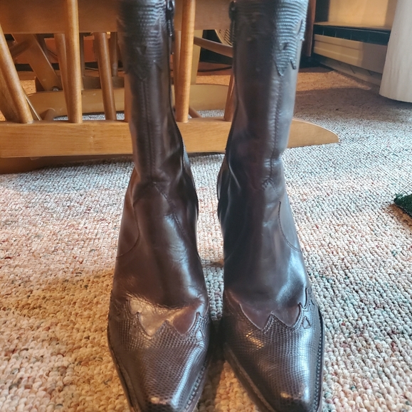 Antonio Melani Leather Scalloped Boots - Picture 2 of 4